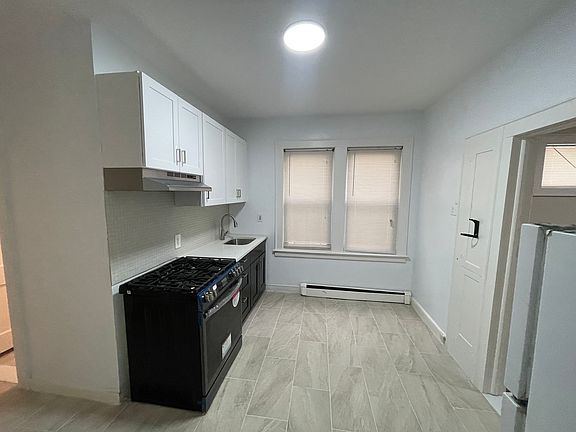 3rd image of 16-20 Walter Pl #2B