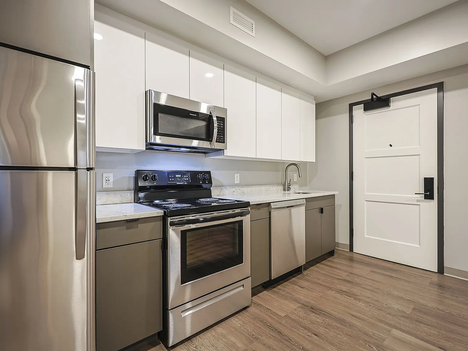 100 Hemenway — Photo 4