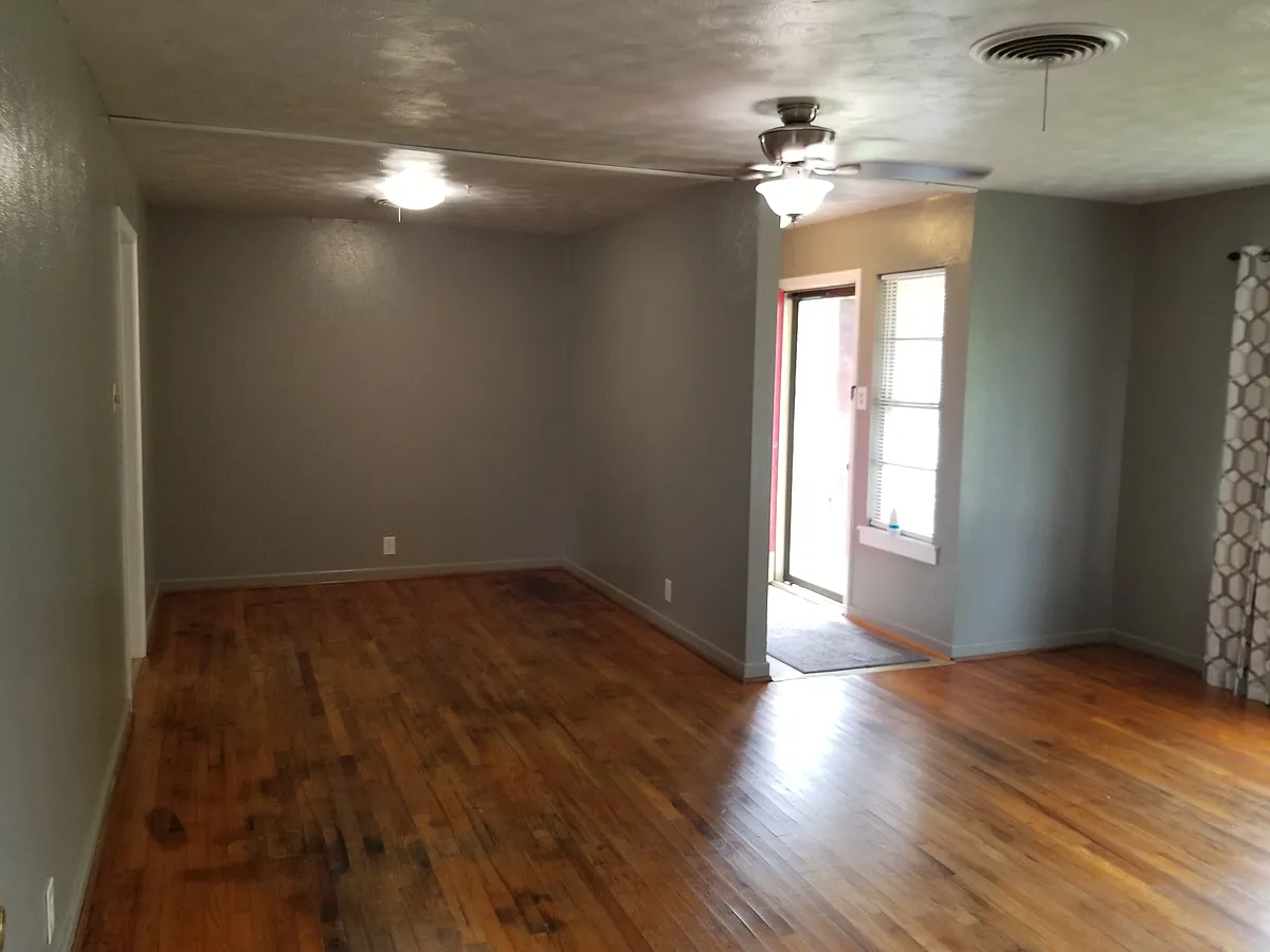 Building Photo - 304 Fannin Ave