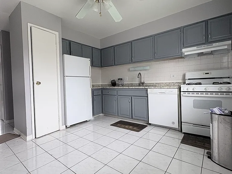1225 Woodbury Ln #2B — Photo 17