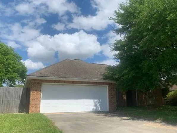 103 Kirkwood Ln, Youngsville, LA 70592