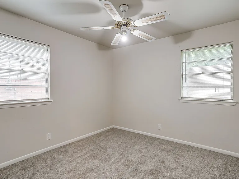 816 E Mustang St — Photo 29