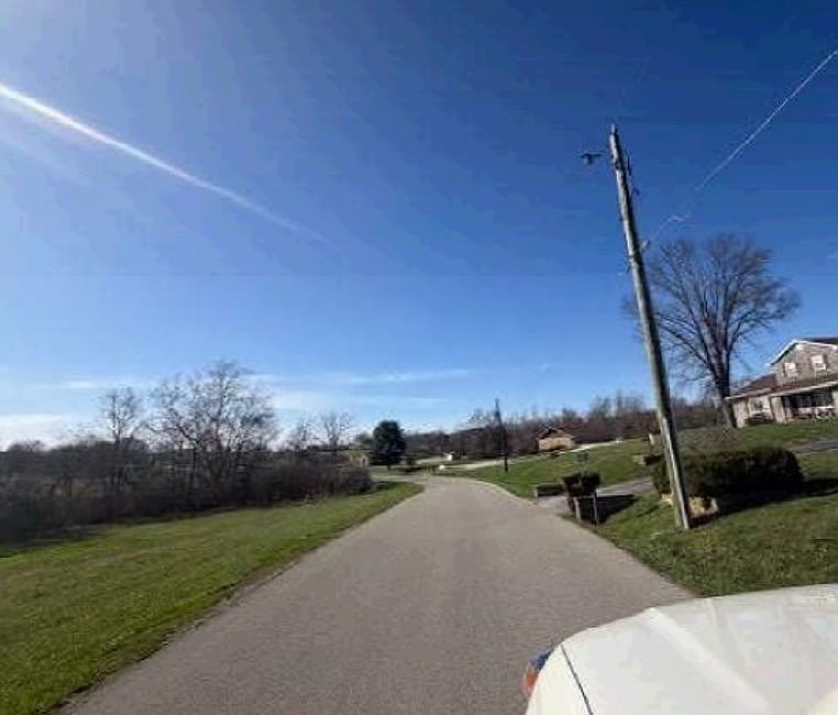 Exterior Neighborhood (street photo)
