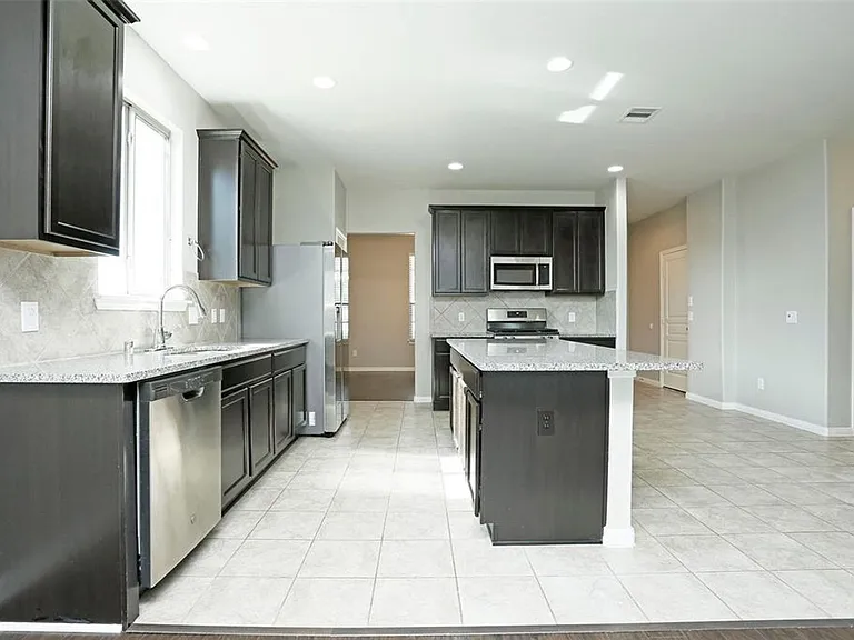 1123 Cloud Croft Ln — Photo 9