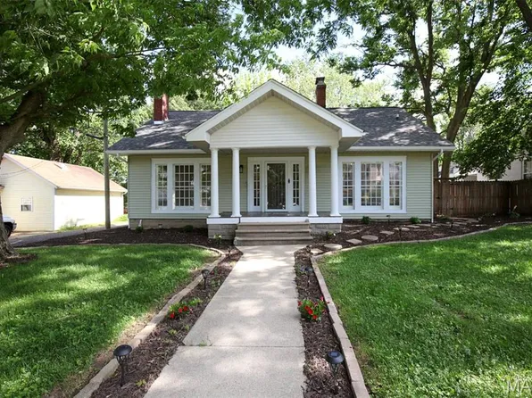 616 W Edwards St, Vandalia, IL 62471