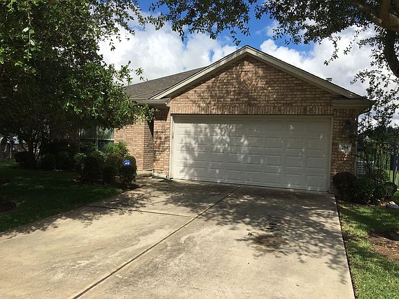2nd image of 754 Bent Wood Pl