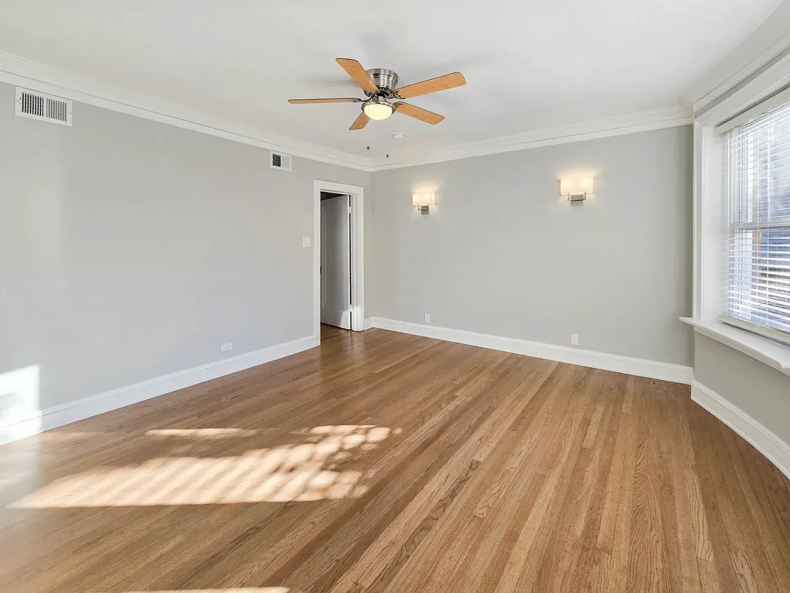 2 bed, 965 sqft, $2,895 — Photo 1