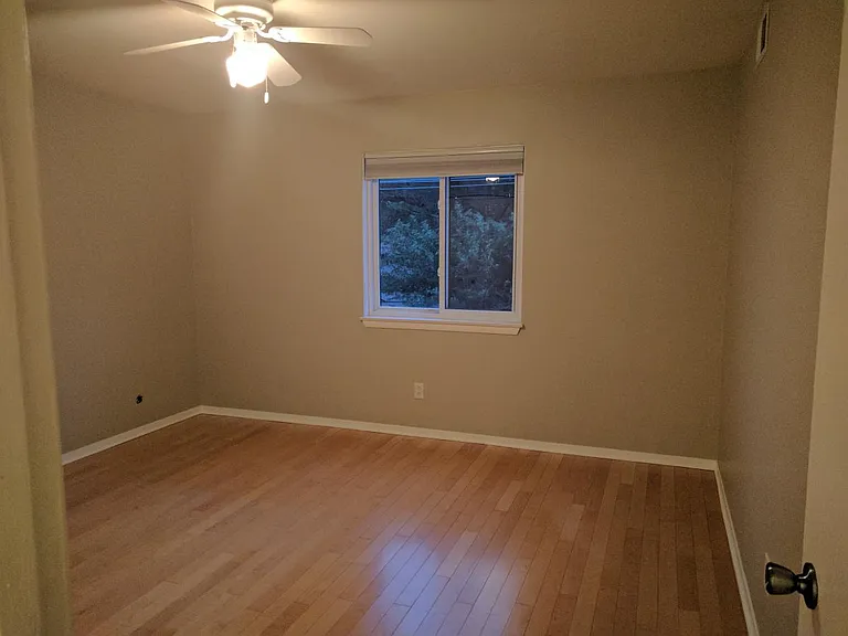 1115 Elizabeth Ct #5 — Photo 4