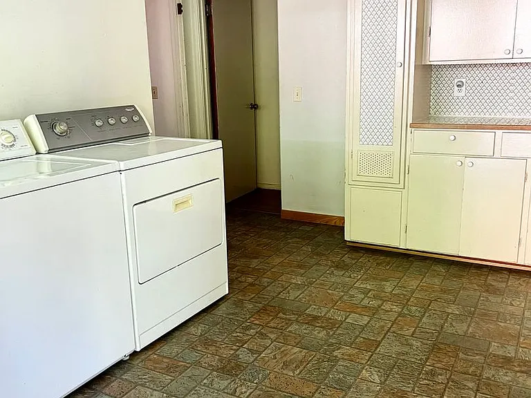317 S Hartford Ave — Photo 16