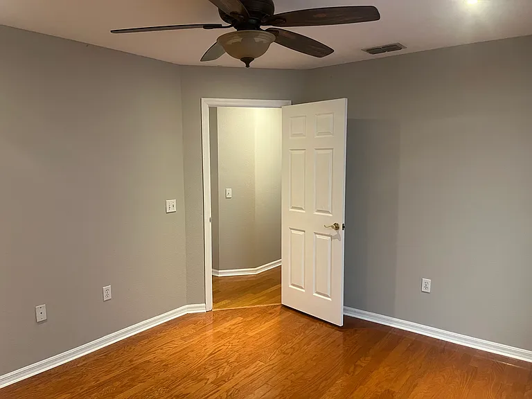 2052 Windwood Ln — Photo 18