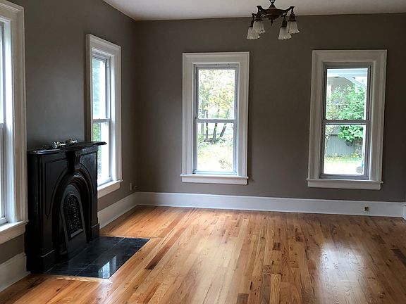 4th image of 185 N Church St