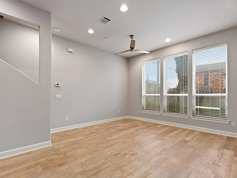 4311 Hartford St #D — Photo 4