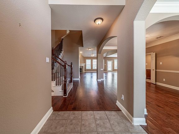 5th image of 8804 Bear Creek Dr