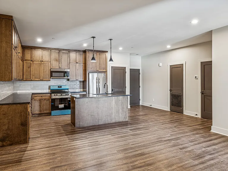 118 N Main St #D — Photo 11