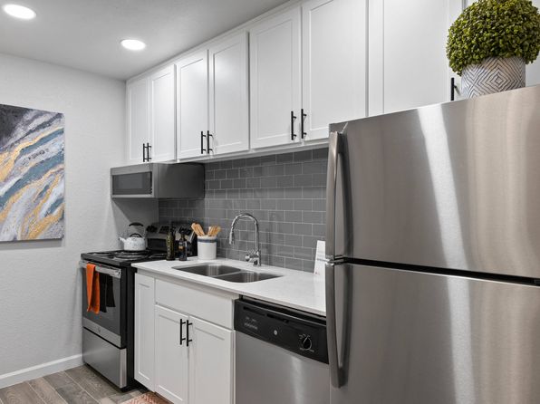 1800 E Covina St #150