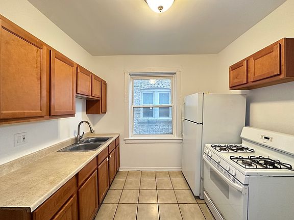 4th image of 1125 N Christiana Ave #N2