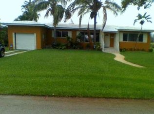1055 Hunting Lodge Dr, Miami Springs, FL 33166