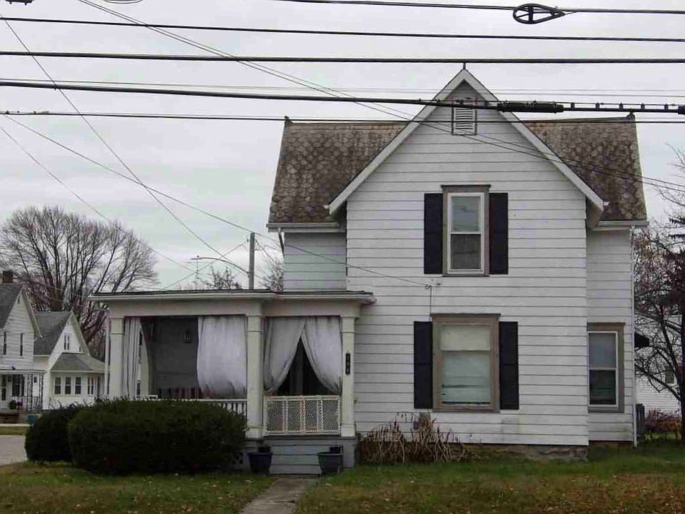 1st image of 194 W Main St