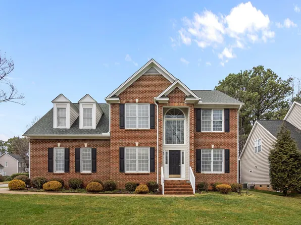 218 Longbridge Dr, Cary, NC 27518