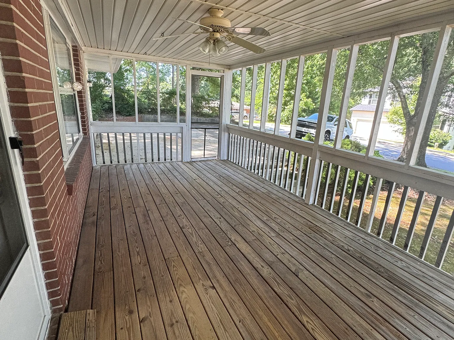 4 bed, 1.5 bath, 1400 sqft, $1,785 — Photo 2