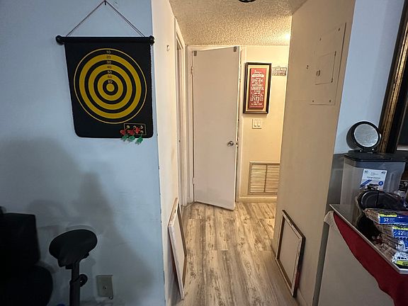 4th image of 610 SE 2nd Ave APT L25