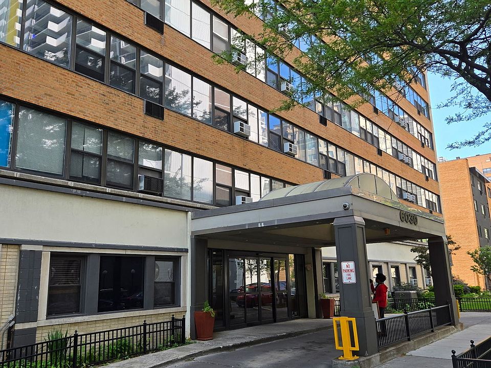 1st image of 6030 N Sheridan Rd APT 1104