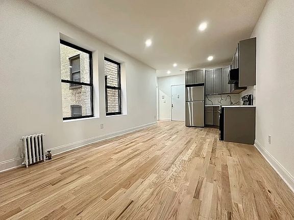 3rd image of 715 W 175th St APT 1B