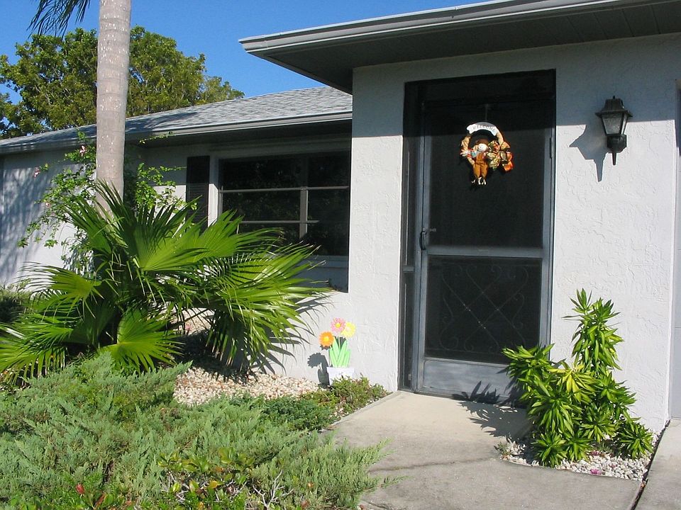 2nd image of 1717 SE 10th Pl