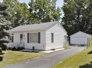 820 Drury Ln, Portage, MI 49002