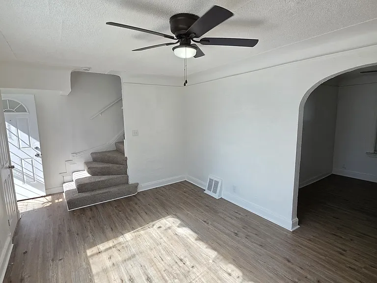 10006 Mark Twain St — Photo 29