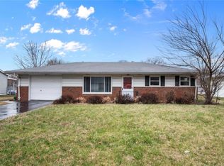 13 Crossroad Dr, Fairview Heights, IL 62208