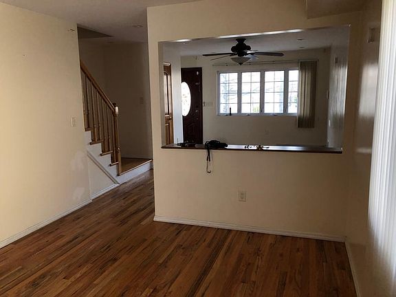 3rd image of 138 Roswell Ave