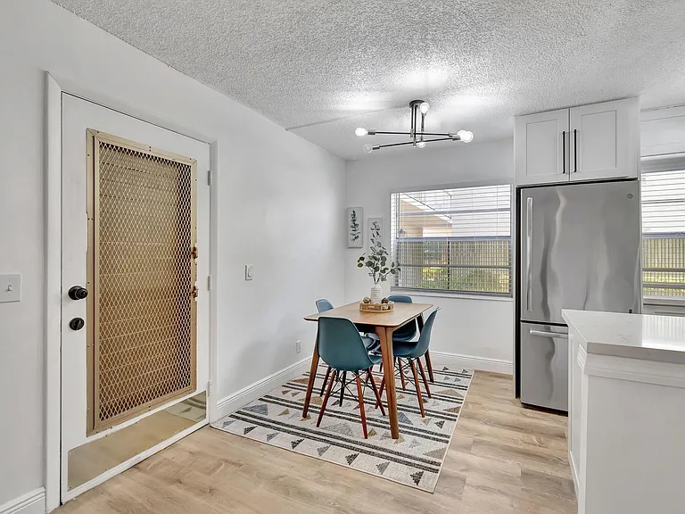 52 Burgundy Dr #B — Photo 14