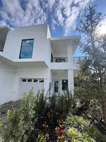 2511 Pierce St Photo 1