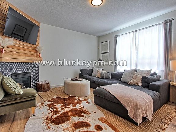 2nd image of 15609 NE 17th Ct