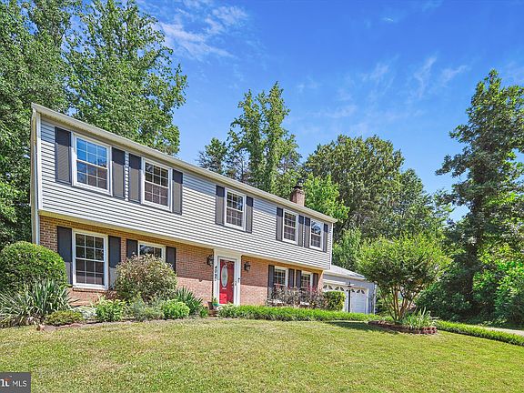 3rd image of 4090 Camelot Ct