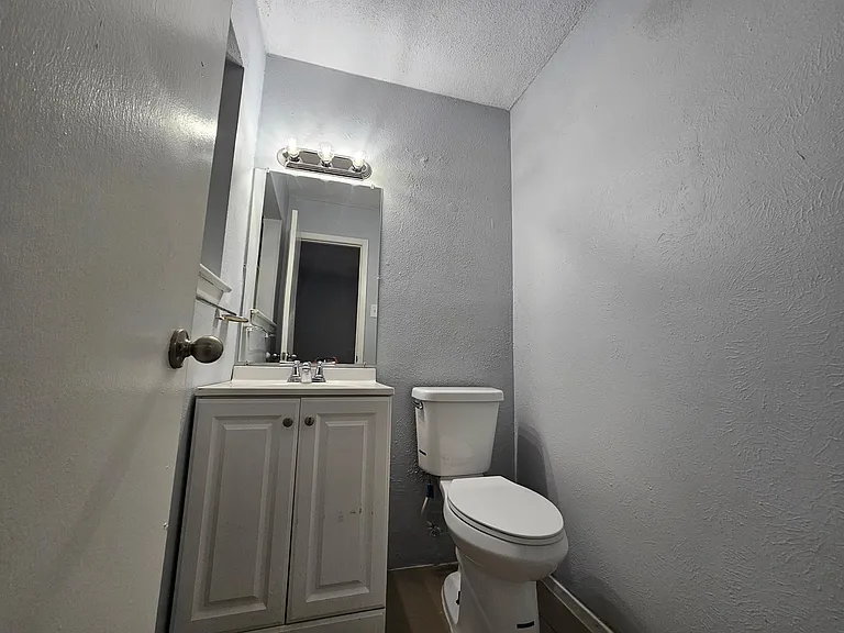 15139 Marsha Dr — Photo 16