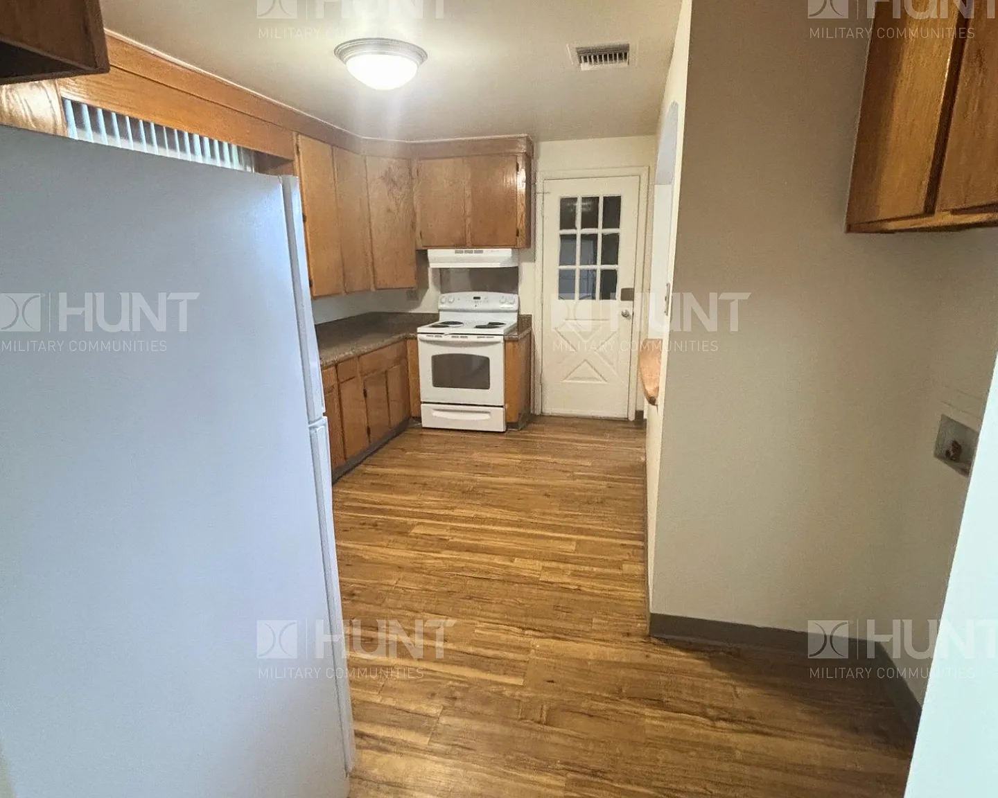 3 bed, 1.5 bath, 1301 sqft, $1,650 — Photo 4