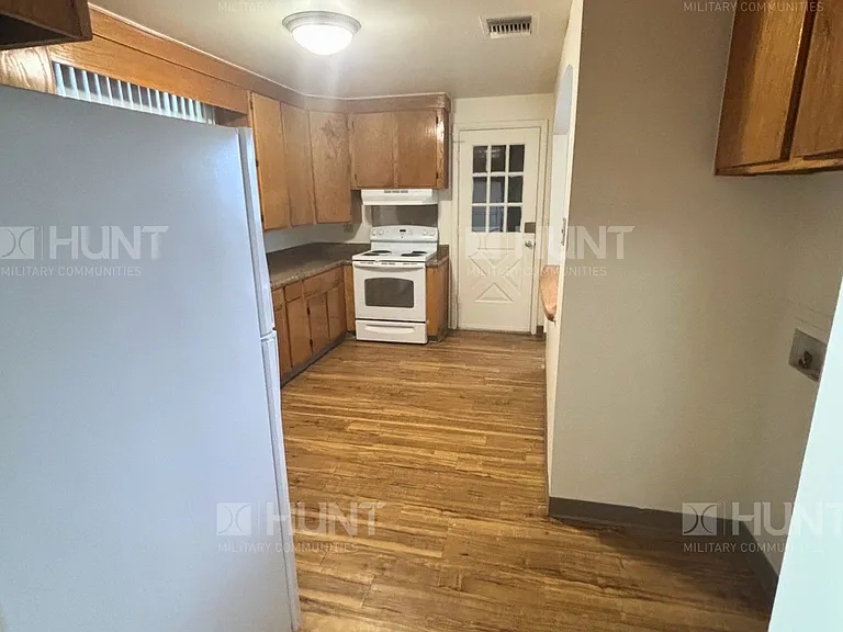 375 W Laurel Bay Blvd — Photo 4