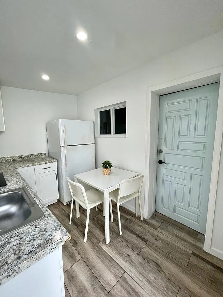 1 bed, 500 sqft, $1,500 — Photo 4