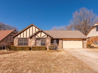 900 W Fredericksburg St, Broken Arrow, OK 74011