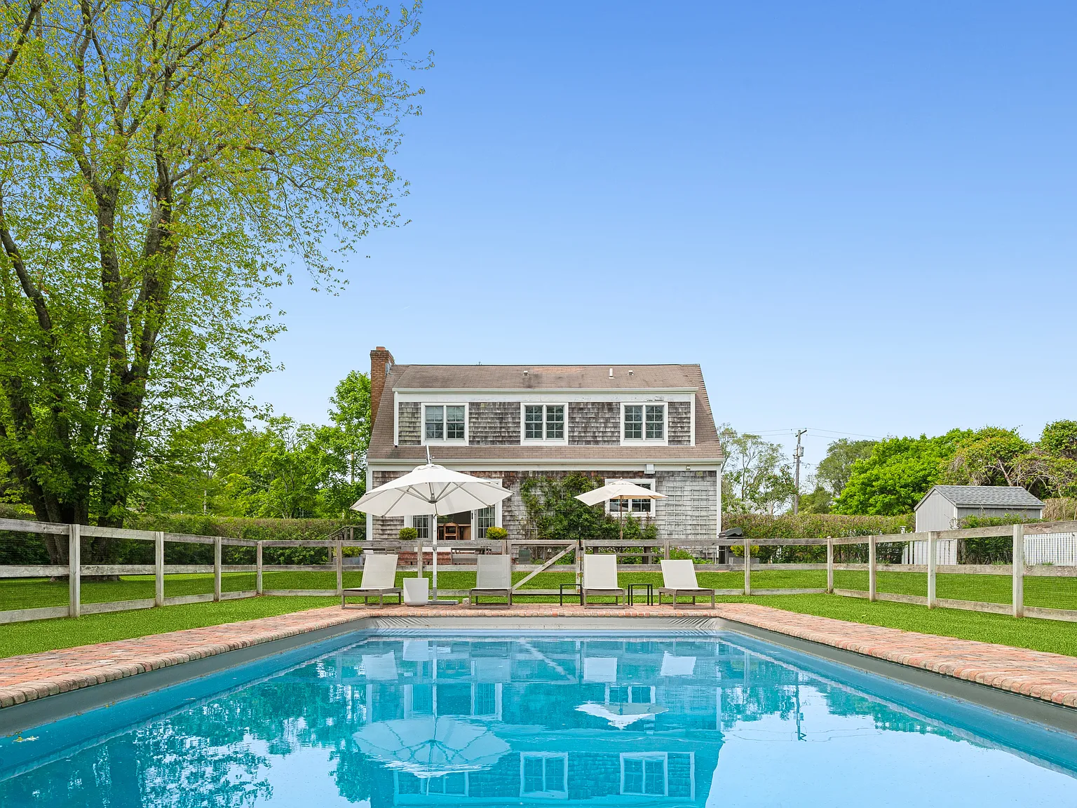 Beach-Chic in the Heart of Bridgehampton — Photo 3