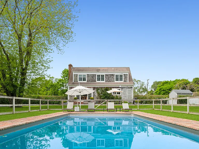 11 Sawasett Ave — Photo 3