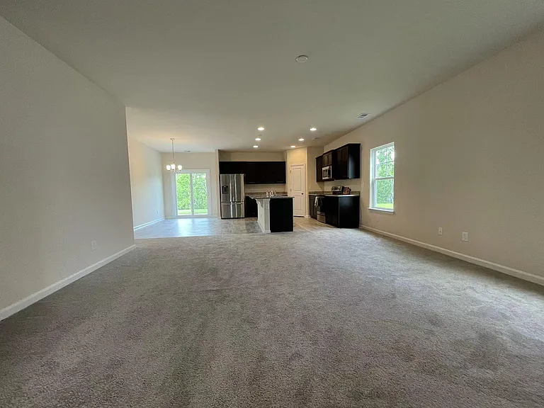 248 Hampton Park Cir — Photo 3