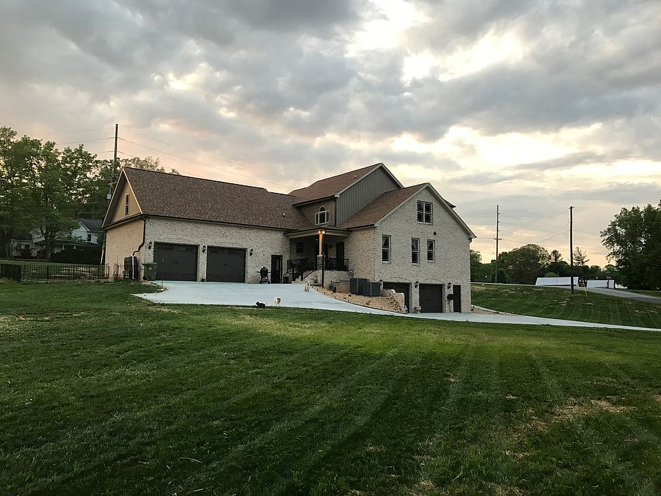 2nd image of 124 Hege Dr