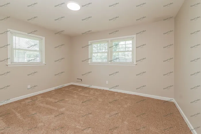 4315 Clarene Dr — Photo 10