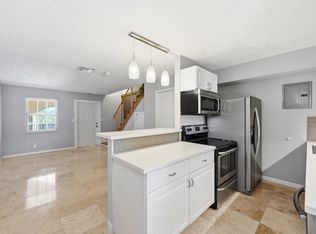 Annies Castle, Wilton Manors, FL 33334