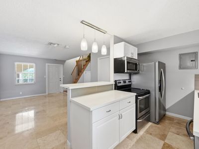 905 NE 28th Street #206, Wilton Manors, FL, 33334