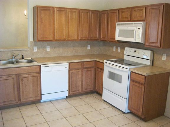 5th image of 9101 Snowberry Dr