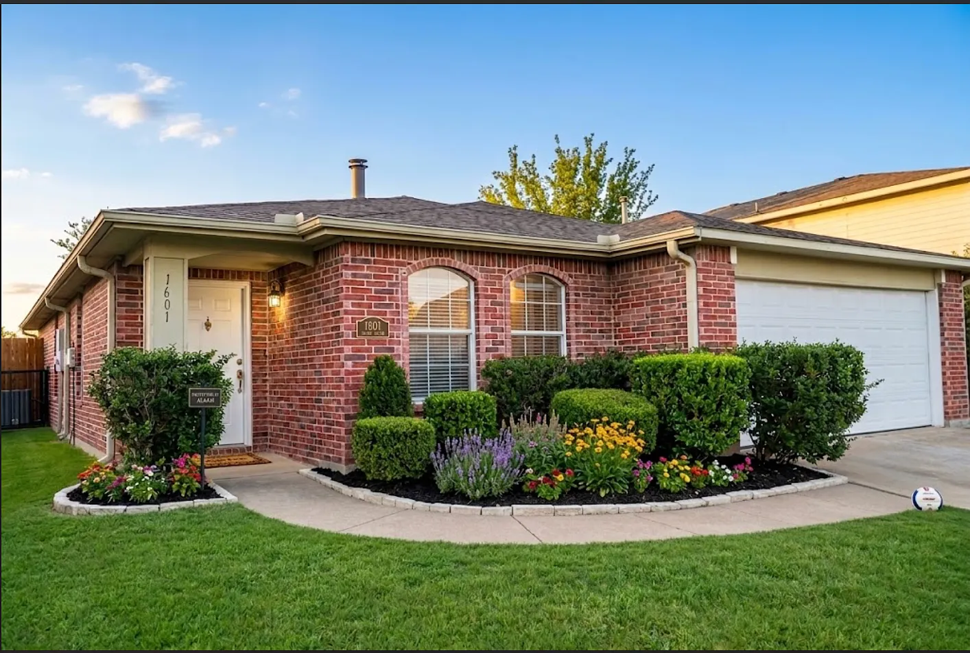 3 bed, 1800 sqft, $2,350 — Photo 1